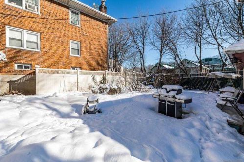 85-31 144th St, Jamaica NY 11435-3104 exterior