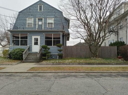 2 Louis Ave, Providence, RI 02907-3413