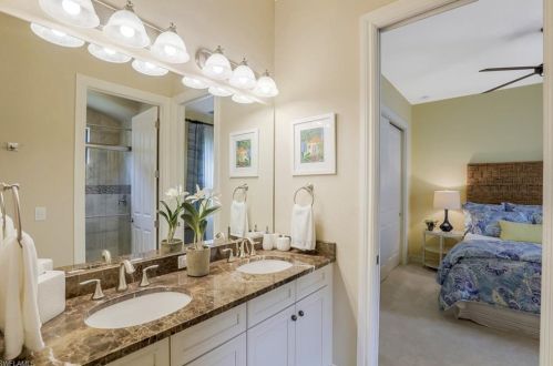 6512 Costa Cir, Naples FL 34113-1702 exterior