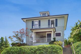 413 Garfield St, Seattle, WA 98109-2908