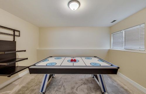 4253 Kolmar Ave, Chicago IL 60712-4702 exterior