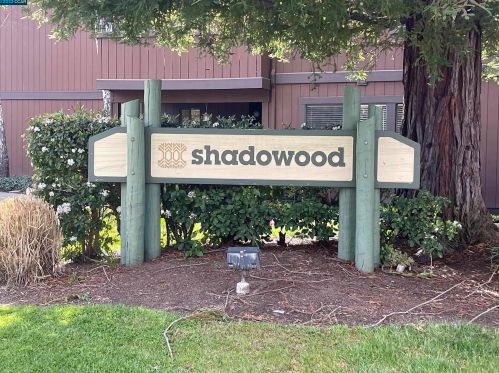 823 Camelback Pl, Concord, CA 94523-1235