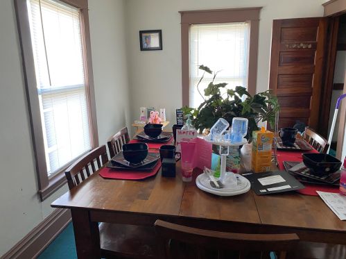 1346 Plainfield Ave, Grand Rapids MI 49505-4703 exterior