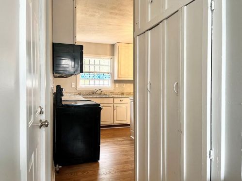 2198 Jay Pl, Atlanta GA  30315-6508 exterior