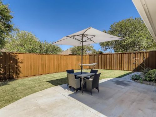 7716 Glenoaks Dr, Frisco TX exterior