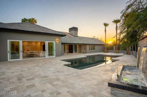 5801 30th St, Phoenix AZ  85016-2401 exterior