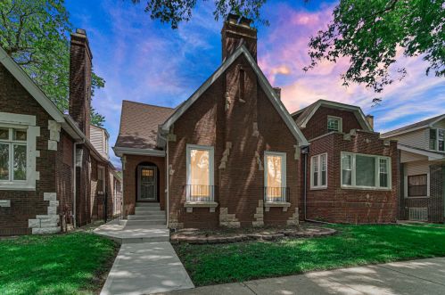 7705 Bennett Ave, Chicago IL  60649-4605 exterior