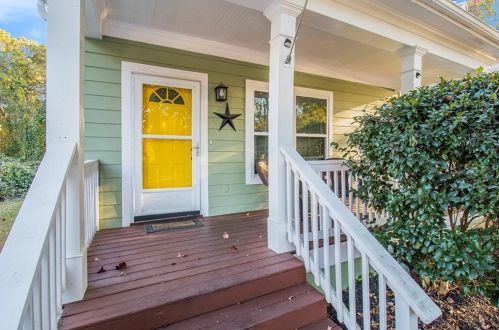 1051 Ada Ave, Atlanta, GA 30318-4618