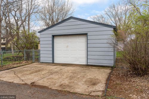 807 Hamline Ave, Saint Paul MN  55104-1300 exterior