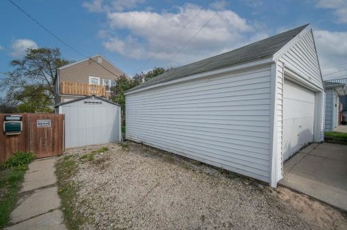 3513 31st St, Milwaukee WI  53221-1110 exterior