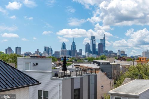 936 Leithgow St, Philadelphia PA 19123-1440 exterior