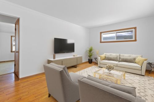 5300 Plainfield Ave, Milwaukee, WI 53220-3213