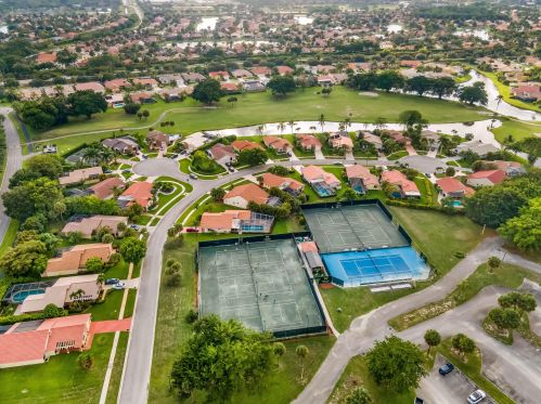 10235 Crosswind Rd, Boca Raton FL 33498-4739 exterior