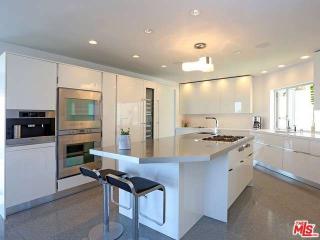 1500 Viewsite Ter, Los Angeles CA  90069-1324 exterior