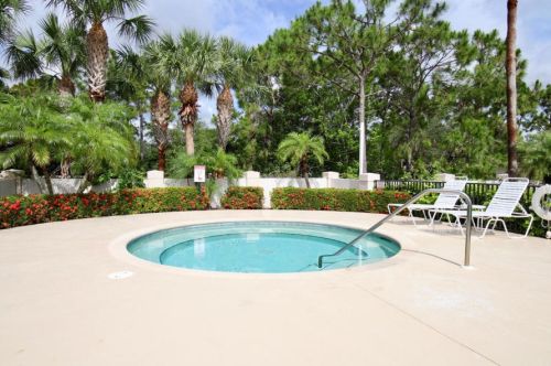 8254 Mulligan Cir, Fort Pierce FL  34986-3308 exterior