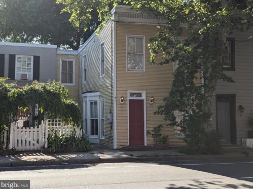 408 Patrick St, Alexandria VA  22314-2241 exterior