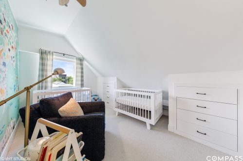 2037 Mclean Ave, Chicago IL 60647-4532 exterior