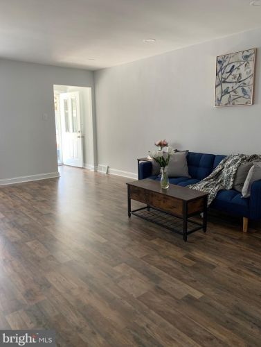 7149 Lynford St, Philadelphia PA 19149-1127 exterior