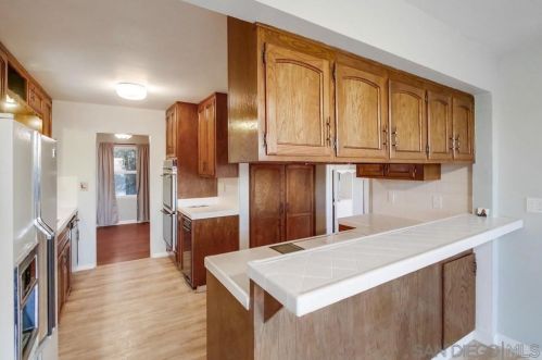 1078 Devonshire Dr, San Diego CA 92107-4038 exterior