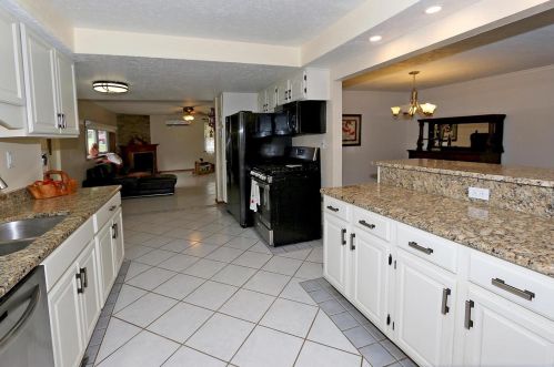 11854 Kramper Ln, Saint Louis MO 63128-1432 exterior