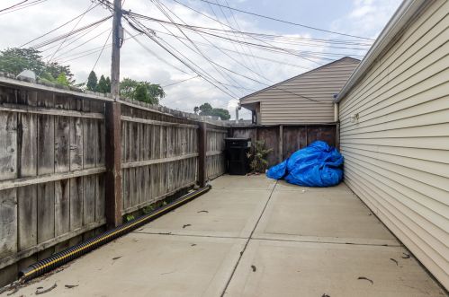 2858 Trumbull Ave, Chicago IL 60623-4652 exterior