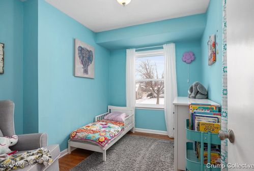 1062 Lockridge Dr, Grand Rapids MI 49505-4841 exterior