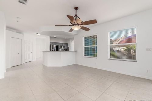 1131 Haleyberry Ave, Fort Pierce FL 34953-6832 exterior