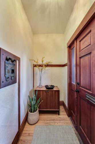 4244 Bell Ave, Chicago, IL 60618-2904