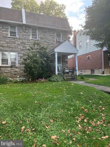 913 21st St, Chester, PA 19013-5517