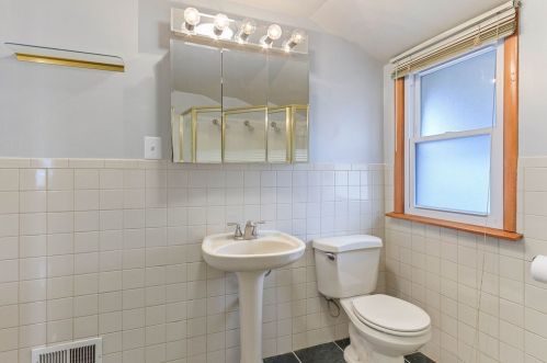 8150 Sacramento, Chicago IL 60655-2302 exterior