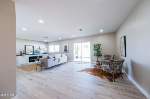 5530 22 Ave, Phoenix AZ 85015-2815 exterior