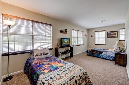 1410 Pne Lk Cir, Montgomery TX 77316-2774 exterior