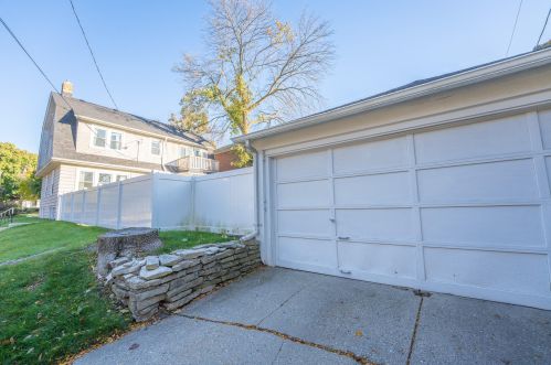 3495 Frederick Ave, Milwaukee WI 53211-2902 exterior