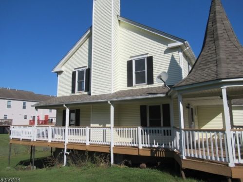 1 Lakeview Ter, Wantage NJ  07461-1514 exterior