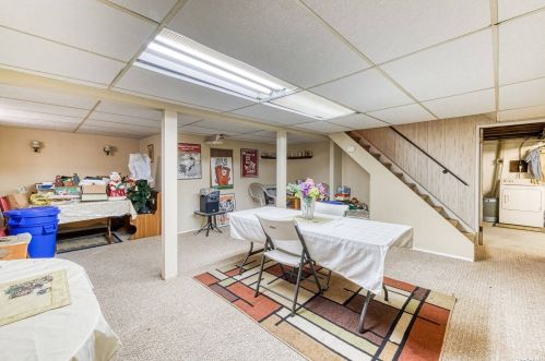 551 18 St, Babylon NY 11704-2206 exterior