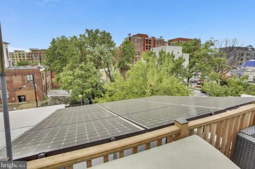 309 K St, Washington DC  20003-3452 exterior