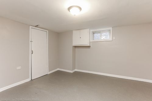 8122 Kingston Ave, Chicago IL 60617-1231 exterior