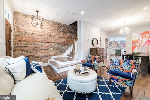 1011 Duke St, Alexandria VA 22314-3402 exterior