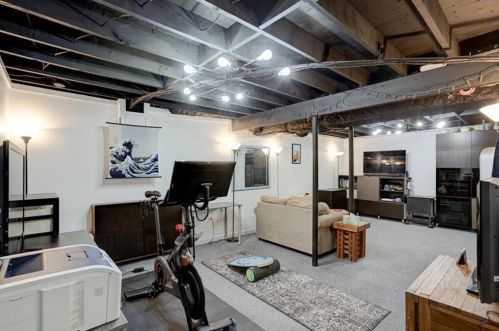 2476 Jefferson Ter, Atlanta GA  30344-2743 exterior