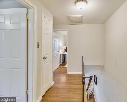 207 Burgess Ave, Alexandria VA 22305-1903 exterior