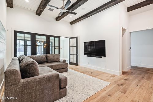 5431 Exeter Blvd, Phoenix AZ 85018-3227 exterior