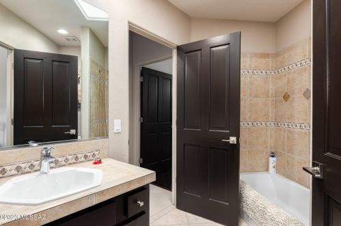 6185 Avenida De Chaparron, Tucson AZ  85750-1244 exterior