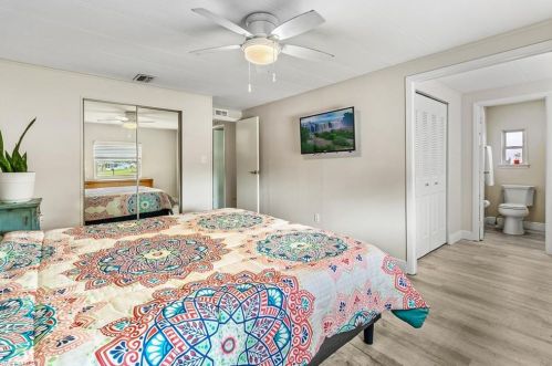 528 Charlemagne Blvd, Naples FL 34112-7135 exterior