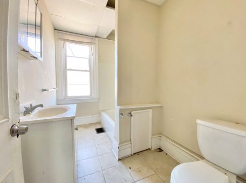 1311 Lowrie St, Pittsburgh PA 15212-4325 exterior