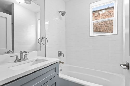 2419 Carmen Ave, Chicago IL  60625-2605 exterior