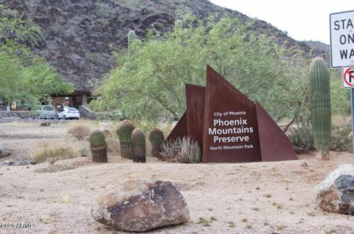 10410 Cave Creek Rd, Phoenix AZ  85020-1644 exterior