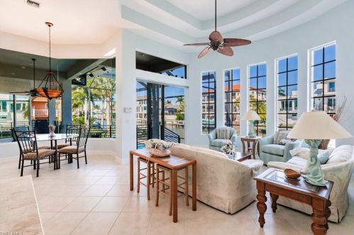 433 Pne Ave, Naples FL 34108-2354 exterior