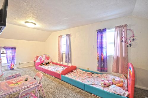 214 Lawrence St, Mishawaka IN 46545-6123 exterior