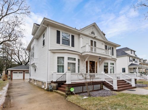 815 13 St, Manitowoc WI 54220-5101 exterior