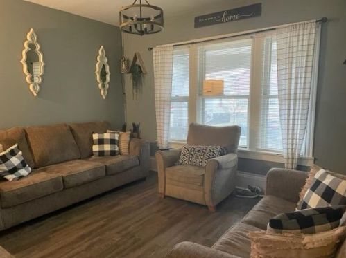 2663 9th Pl, Milwaukee, WI 53215-3427